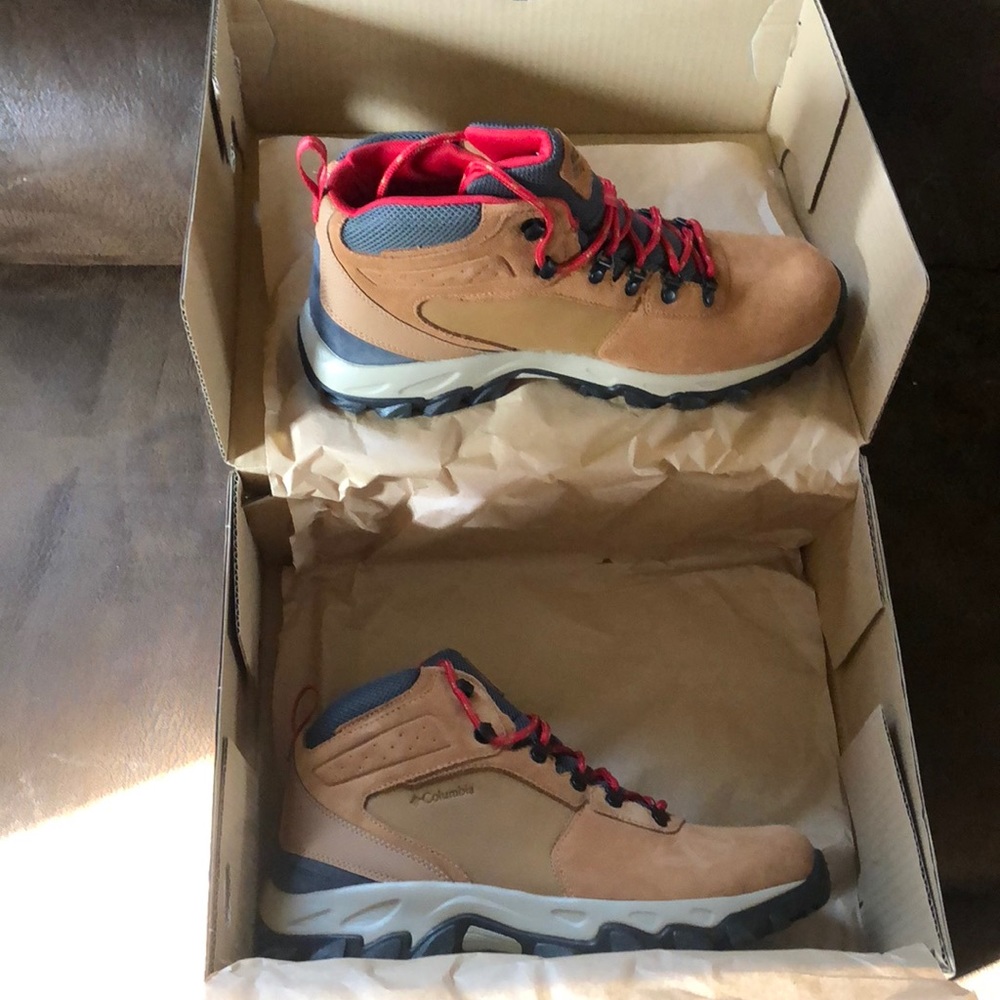 Brand New Columbia Hiking Boots